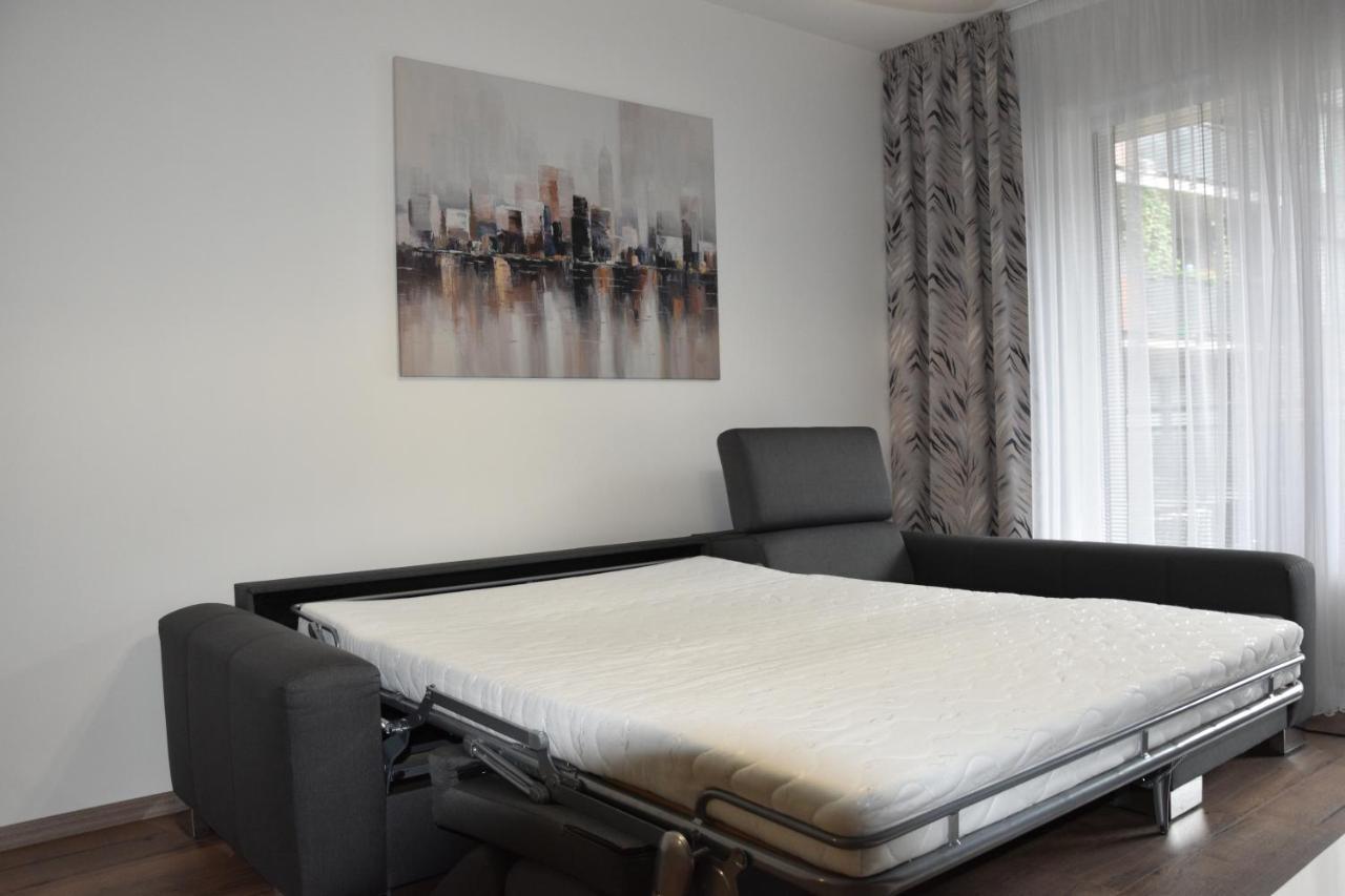 Apartment Taban Halifax - Center & Free Parking Nitra