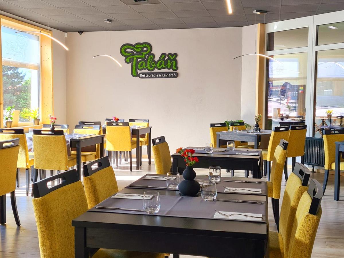 Taban Halifax - Center & Free Parking Apartment Nitra