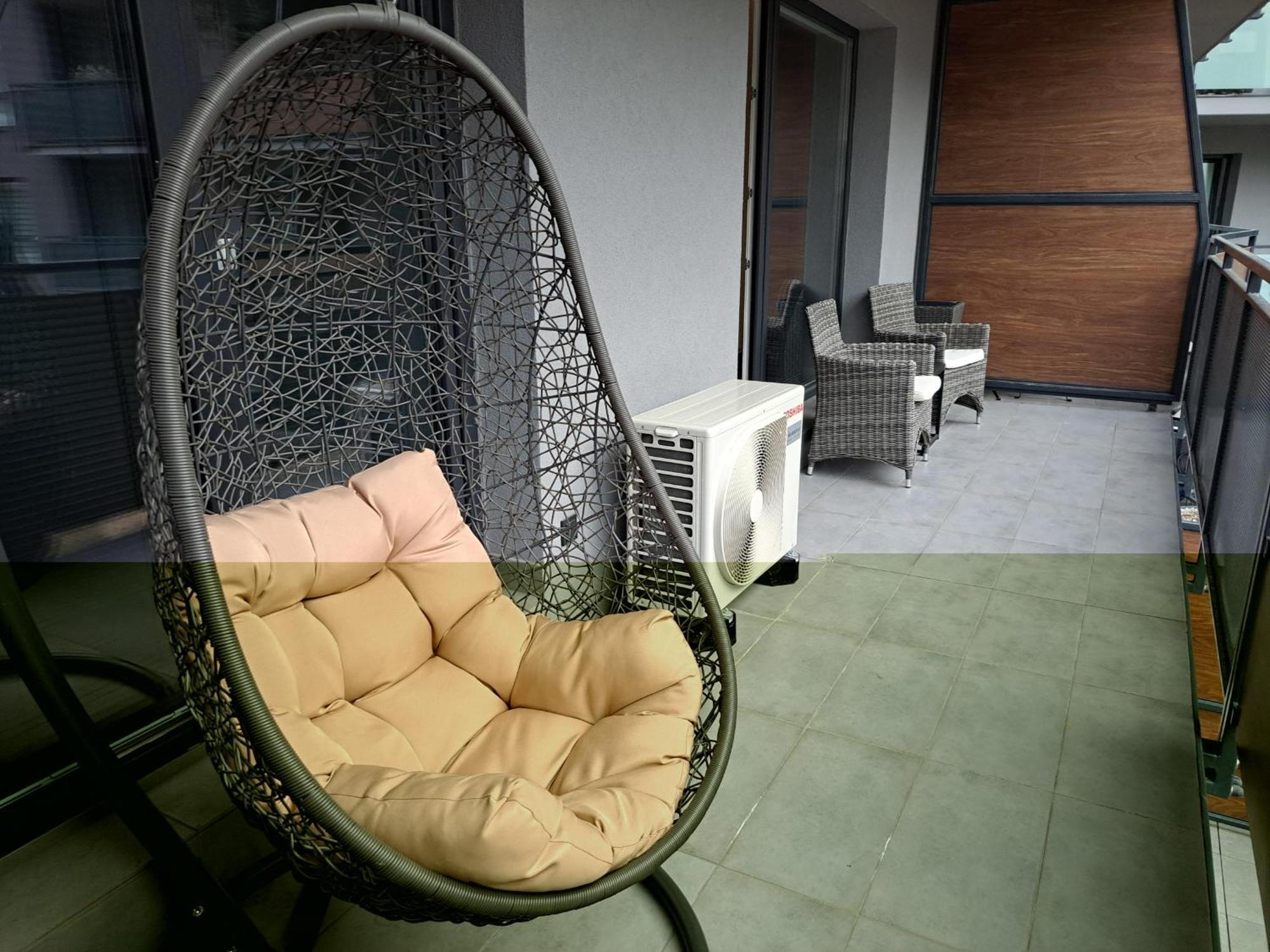 Taban Halifax - Center & Free Parking Apartment Nitra